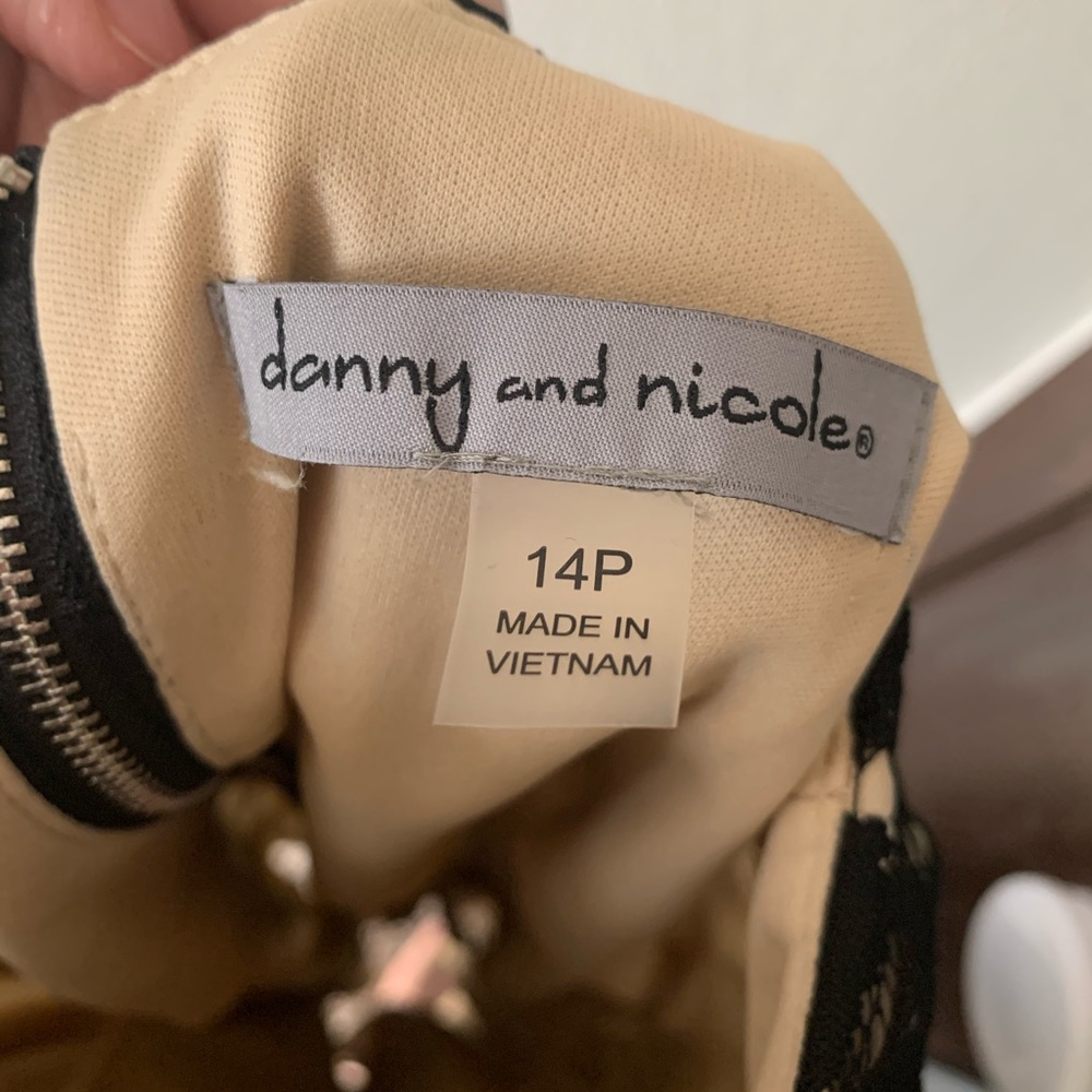 Dress - Picture 4 of 4